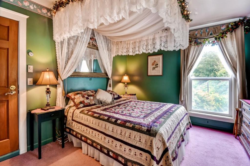 Astoria Painted Lady Historic Apt With River View! Exterior photo
